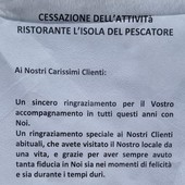 ristorante di Torino chiude con un cartello