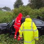 Auto fuori strada lungo la Torino-Aosta tra Ivrea e Quincinetto