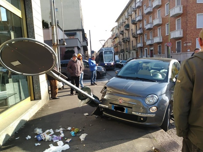 Incidente questa mattina in via Nicola Fabrizi