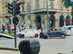 Caos nel pomeriggio in corso Matteotti: due auto si schiantano all’incrocio con corso Vinzaglio