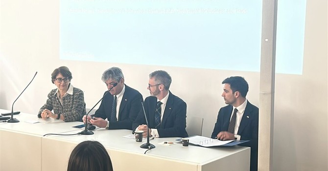 La crisi in Iran spinge le aziende piemontesi a lezione di inglese La crisi in Iran spinge le aziende piemontesi a lezione di inglese