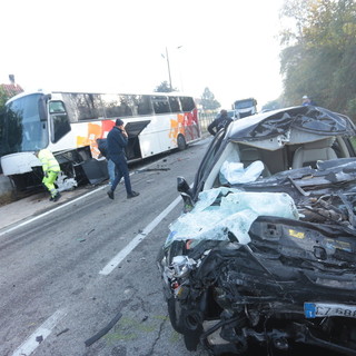 La casa nella curva cieca, sulla provinciale già teatro di altri incidenti: “Un anno fa ci sfondarono il muro” La casa nella curva cieca, sulla provinciale già teatro di altri incidenti: “Un anno fa ci sfondarono il muro”