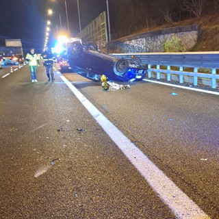 Incidente sull’A5 tra Quincinetto e Ivrea: due mezzi coinvolti, uno si ribalta Incidente sull’A5 tra Quincinetto e Ivrea: due mezzi coinvolti, uno si ribalta
