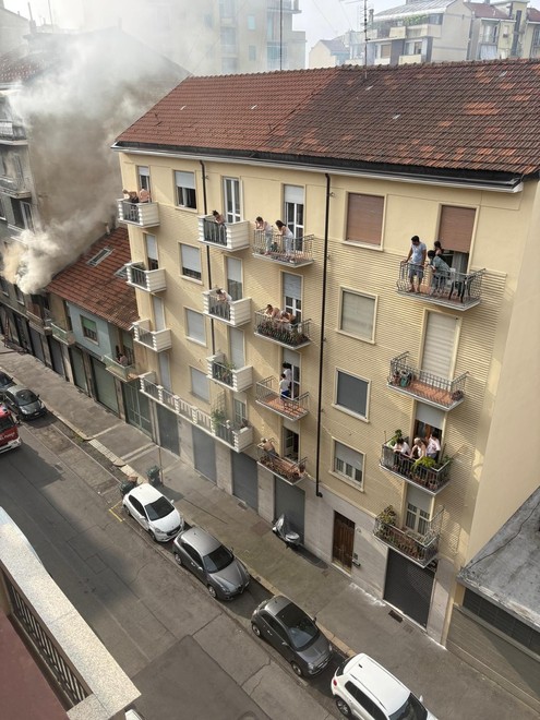 Incendio in via Crevacuore
