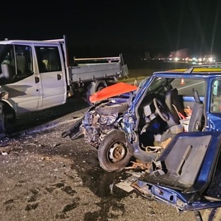 La strada dopo il fontale alla rotonda dell'ippodromo di Vinovo