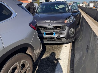 Incidente in tangenziale, direzione Sud, a Torino Incidente in tangenziale, direzione Sud, a Torino