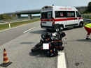 Incidente sulla bretella Ivrea-Santhia: ferito un motociclista, traffico rallentato Incidente sulla bretella Ivrea-Santhia: ferito un motociclista, traffico rallentato