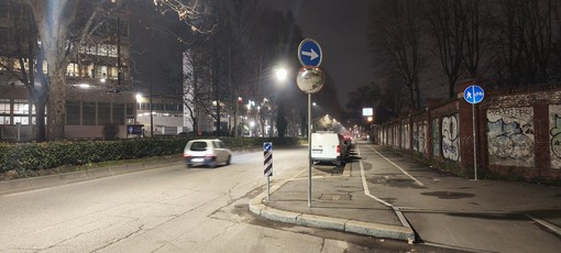 Incrocio pericoloso all'Amedeo di Savoia: intervento sull'inutile specchio