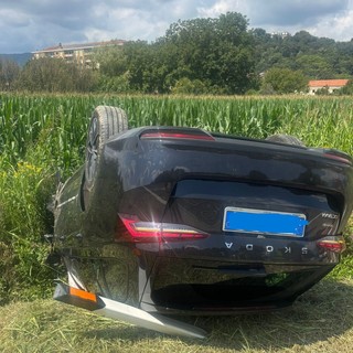 Il sinistro all'altezza di Ivrea, uno dei mezzi si è ribaltato