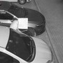 Incappucciato e con un bastone danneggia le auto in sosta: denunciato dai Carabinieri