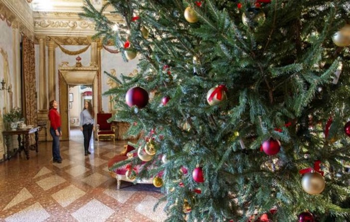 Al Castello di Masino c'è aria di festa: visite guidate alla dimora addobbata per il Natale Al Castello di Masino c'è aria di festa: visite guidate alla dimora addobbata per il Natale
