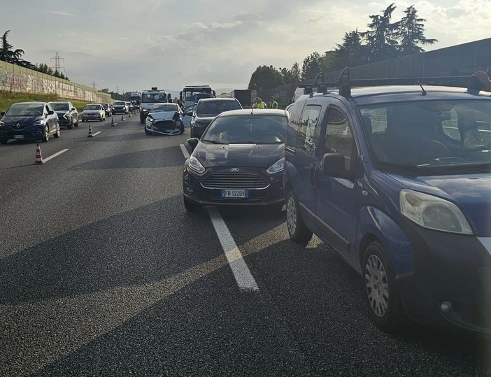 Maxi tamponamento sulla tangenziale nord di Torino: traffico in tilt