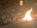 Vandali danno fuoco ai cassonetti della raccolta rifiuti a Moncalieri Vandali danno fuoco ai cassonetti della raccolta rifiuti a Moncalieri