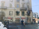 Incendio nel cuore di Porta Palazzo: fiamme distruggono alloggio