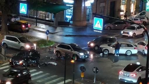 Tra corso Vercelli e via Boccherini ancora un incidente