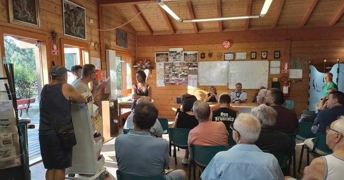 Un momento dell'incontro tra i residenti e la vicesindaca Bonino Un momento dell'incontro tra i residenti e la vicesindaca Bonino