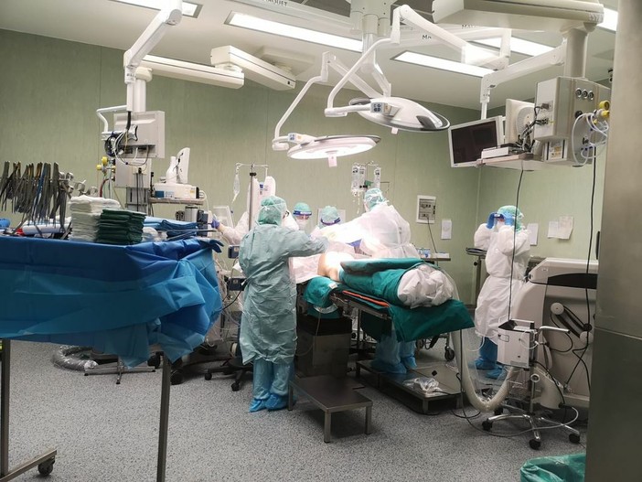 Guasto in pista a Caselle: scatta il piano B per l’equipe trapianti Guasto in pista a Caselle: scatta il piano B per l’equipe trapianti