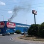 Incendio a Mondo Convenienza a Moncalieri: momenti di paura Incendio a Mondo Convenienza a Moncalieri: momenti di paura