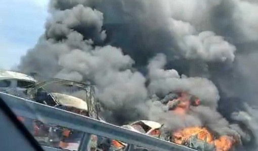 Schianto terribile tra due camion sulla Torino-Piacenza