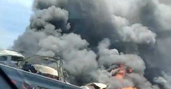 Schianto terribile tra due camion sulla Torino-Piacenza Schianto terribile tra due camion sulla Torino-Piacenza