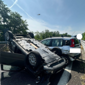 Incidente sul raccordo Torino-Caselle: tre mezzi coinvolti e altrettanti feriti