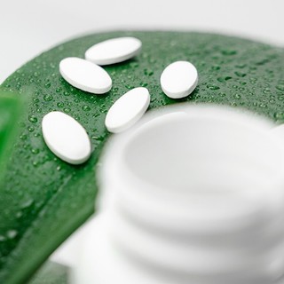 Osteoporosi, il nemico silenzioso: guida completa a prevenzione, cause e salute ossea Osteoporosi, il nemico silenzioso: guida completa a prevenzione, cause e salute ossea