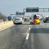 Auto travolge mezzo del cantiere: traffico in tilt sulla tangenziale sud
