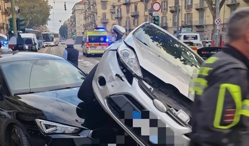 L'incidente automobilistico [foto della capogruppo di FdI alla Circoscrizione 6, Verangela Marino]