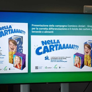 "Brick di latte e succhi nella cartaaaaa? Sì". A Torino al via la campagna di Comieco e Amiat "Brick di latte e succhi nella cartaaaaa? Sì". A Torino al via la campagna di Comieco e Amiat