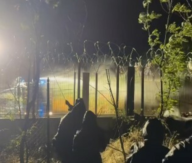 Un momento delle tensioni di ieri sera al cantiere Tav Un momento delle tensioni di ieri sera al cantiere Tav