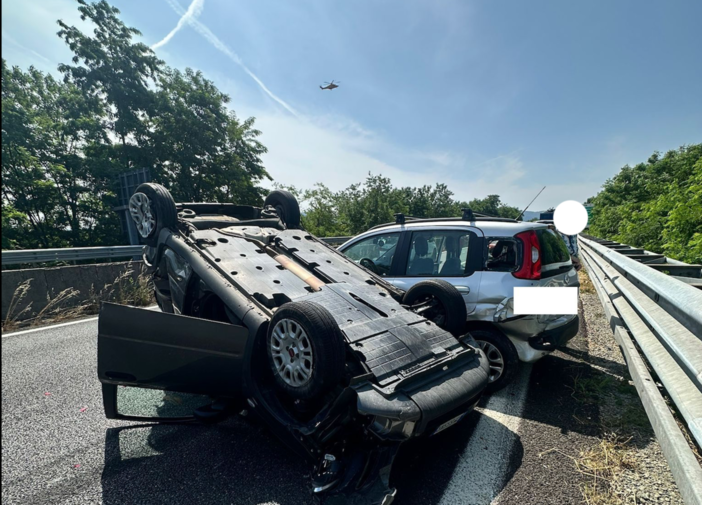 Incidente sul raccordo Torino-Caselle: tre mezzi coinvolti e altrettanti feriti