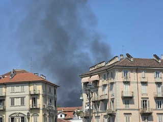 Incendio nel quartiere Aurora di Torino