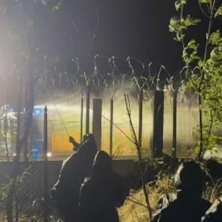 Un momento delle tensioni di ieri sera al cantiere Tav