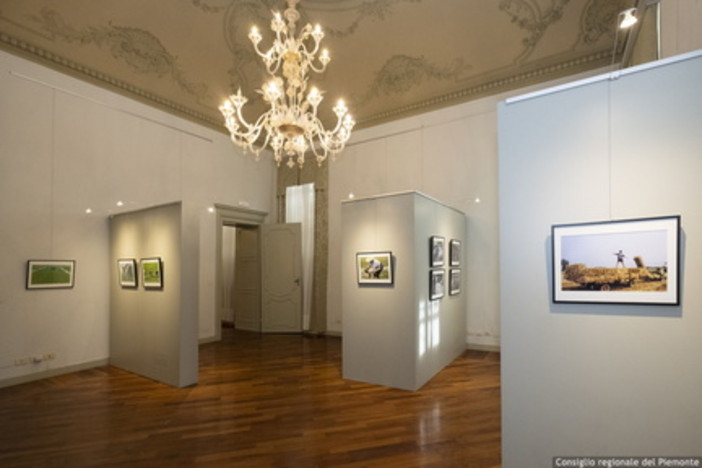 Inaugurata a Palazzo Lascaris la mostra fotografica “Il Piemonte all’opera, una storia di uomini e donne”