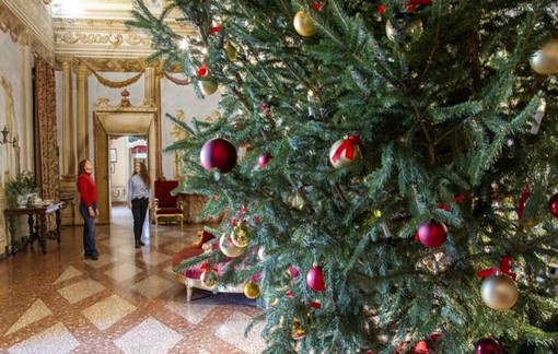 Al Castello di Masino c'è aria di festa: visite guidate alla dimora addobbata per il Natale Al Castello di Masino c'è aria di festa: visite guidate alla dimora addobbata per il Natale