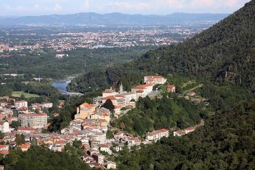 Lanzo, tutto pronto per l'11esima Cena Solidale: tutti a tavola con "Un Ponte per un Sorriso" Lanzo, tutto pronto per l'11esima Cena Solidale: tutti a tavola con "Un Ponte per un Sorriso"