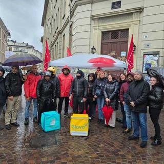 Protesta dei rider per avere tutele e diritti