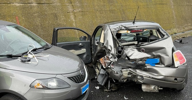 Tangenziale nel caos: altro incidente e traffico in tilt