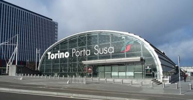 Sputi in faccia ai ciclisti a Torino Porta Susa: "Inconcepibile. Presenterò denuncia"
