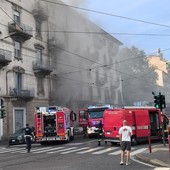 Incendio in un negozio di via Bologna, Vigili del fuoco in azione Incendio in un negozio di via Bologna, Vigili del fuoco in azione