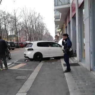 Una delle due auto coinvolte nel sinistro