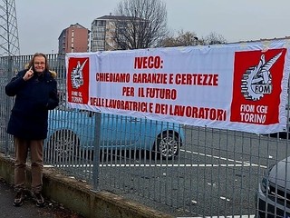 Volantinaggio davanti all'Iveco Volantinaggio davanti all'Iveco