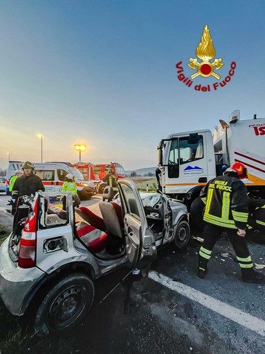 Incidente mortale a Villar Dora: lo scontro tra un'auto e un mezzo per la pulizia stradale