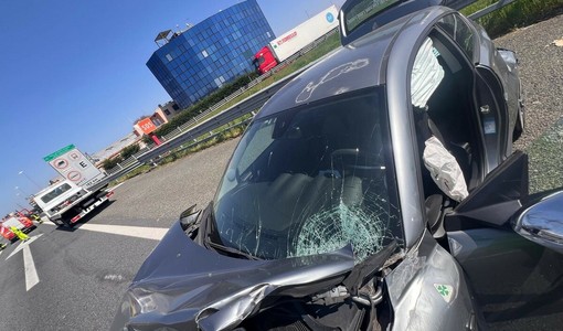 Brutto incidente sulla tangenziale sud: 4 veicoli coinvolti e 3 feriti Brutto incidente sulla tangenziale sud: 4 veicoli coinvolti e 3 feriti