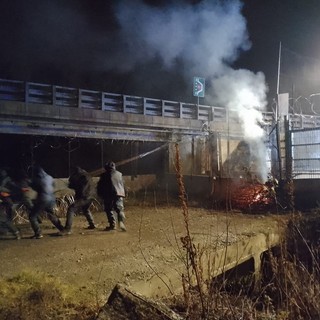 Notte di tensione e scontri al cantiere Tav di Chiomonte (foto d'archivio)