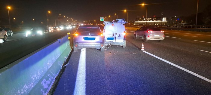 Incidente sulla tangenziale nord: 4 mezzi coinvolti, traffico in tilt Incidente sulla tangenziale nord: 4 mezzi coinvolti, traffico in tilt