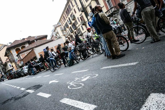 Vanchiglia chiede una svolta green: oltre 310 firme per più alberi, aiuole e sicurezza stradale Vanchiglia chiede una svolta green: oltre 310 firme per più alberi, aiuole e sicurezza stradale