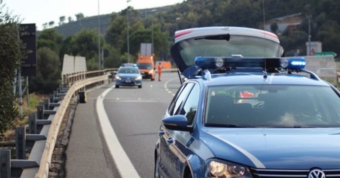 Tragico incidente sull'A6, muore 31enne centauro francese (foto d'archivio)