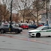 incidente automobilistico con auto dei vigili urbani