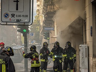 Incendio in una gelateria di via Principi d'Acaja